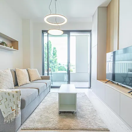 Stylish 1br & 1lr Cozy View