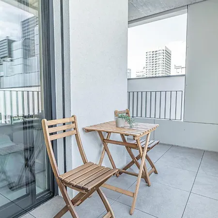 Апартаменти Stylish 1br & 1lr Cozy View Братислава