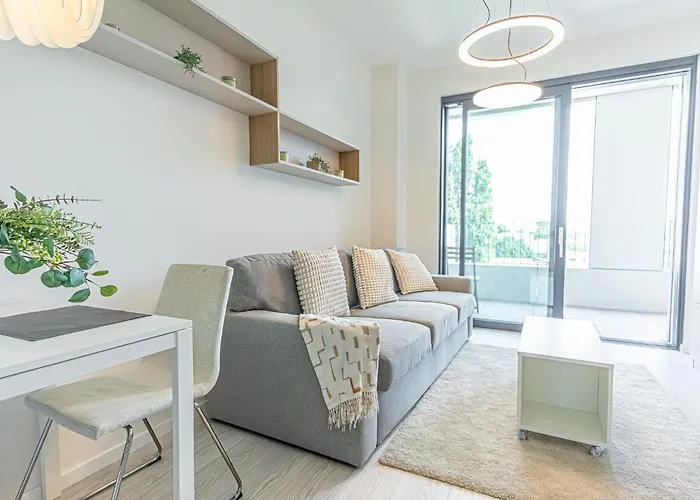 Stylish 1br & 1lr Cozy View